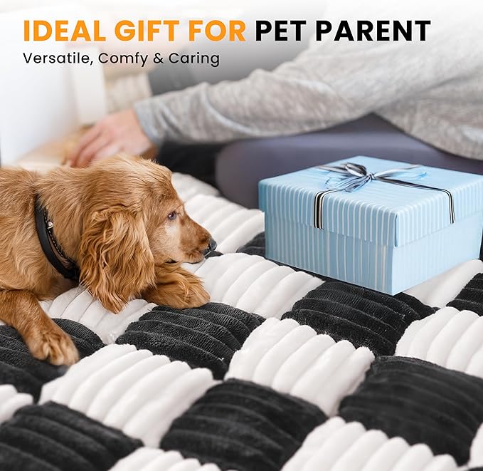 HiPetpy Backseat Dog Bed Mat for Car, Non-Slip Dog Bed for Car Back Seat, Soft & Cozy Dogs Blanket, Washable Travel Pet Mat Seat Protector for Cars, SUVs, Trucks